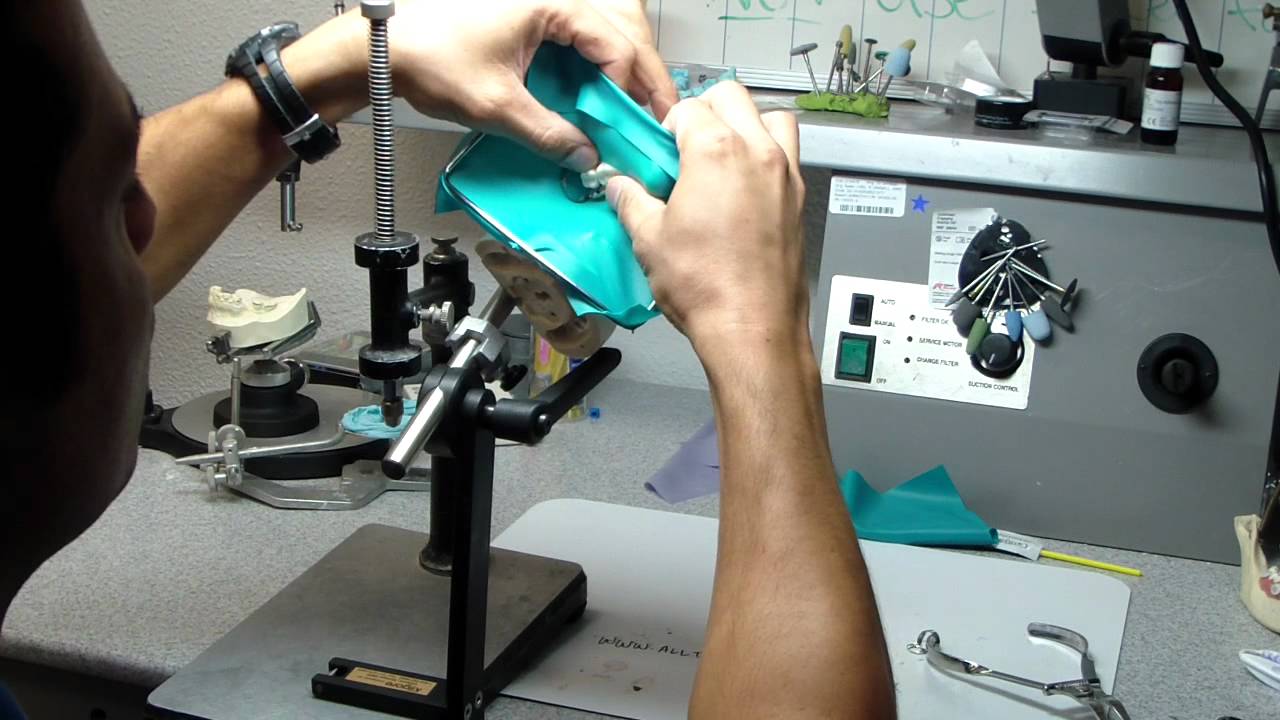 Simple Rubber Dam Application and secret pocket.MP4