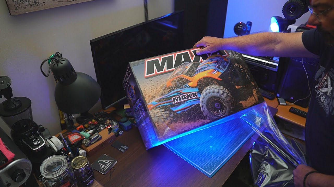 Unboxing Traxxas Max, είναι το δυνατότερο και γρηγορότερο?