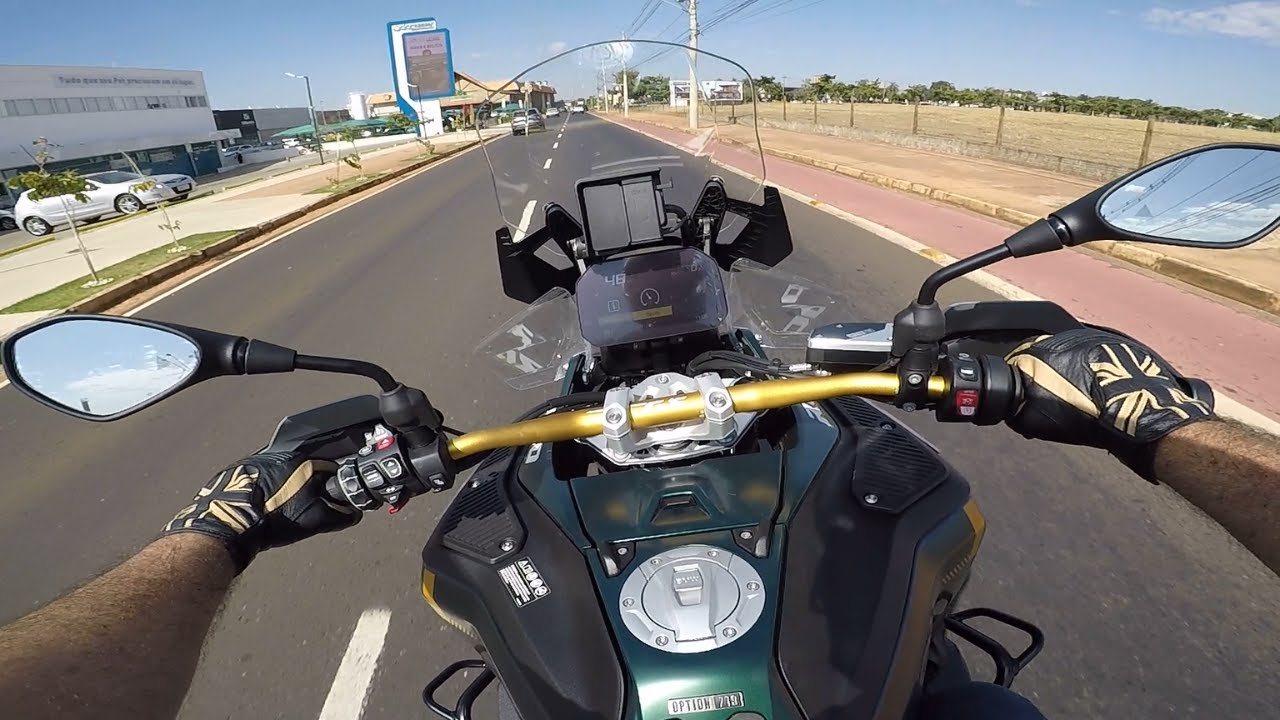FUI NA BMW E ANDEI NA R1300 GS ADVENTURE, PRATICAMENTE A MOTO NO CONTROLE DE TUDO! SAIBA MAIS...