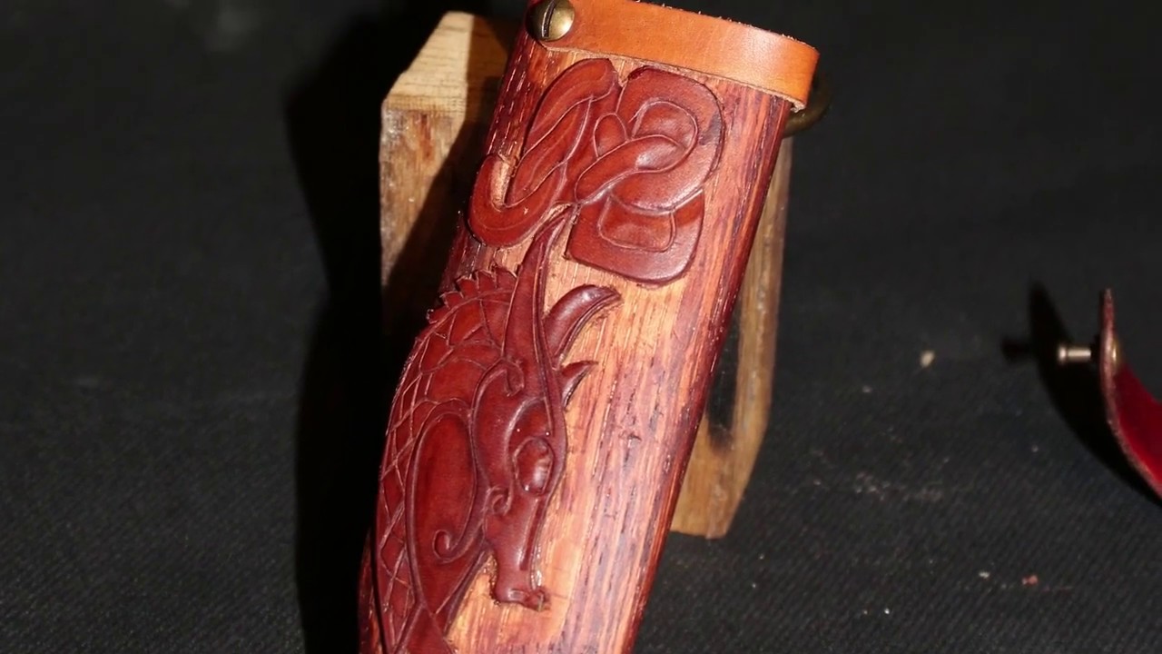 #2 Etui couteau bois et cuir. (toujours pour la m&ecirc;me personne)