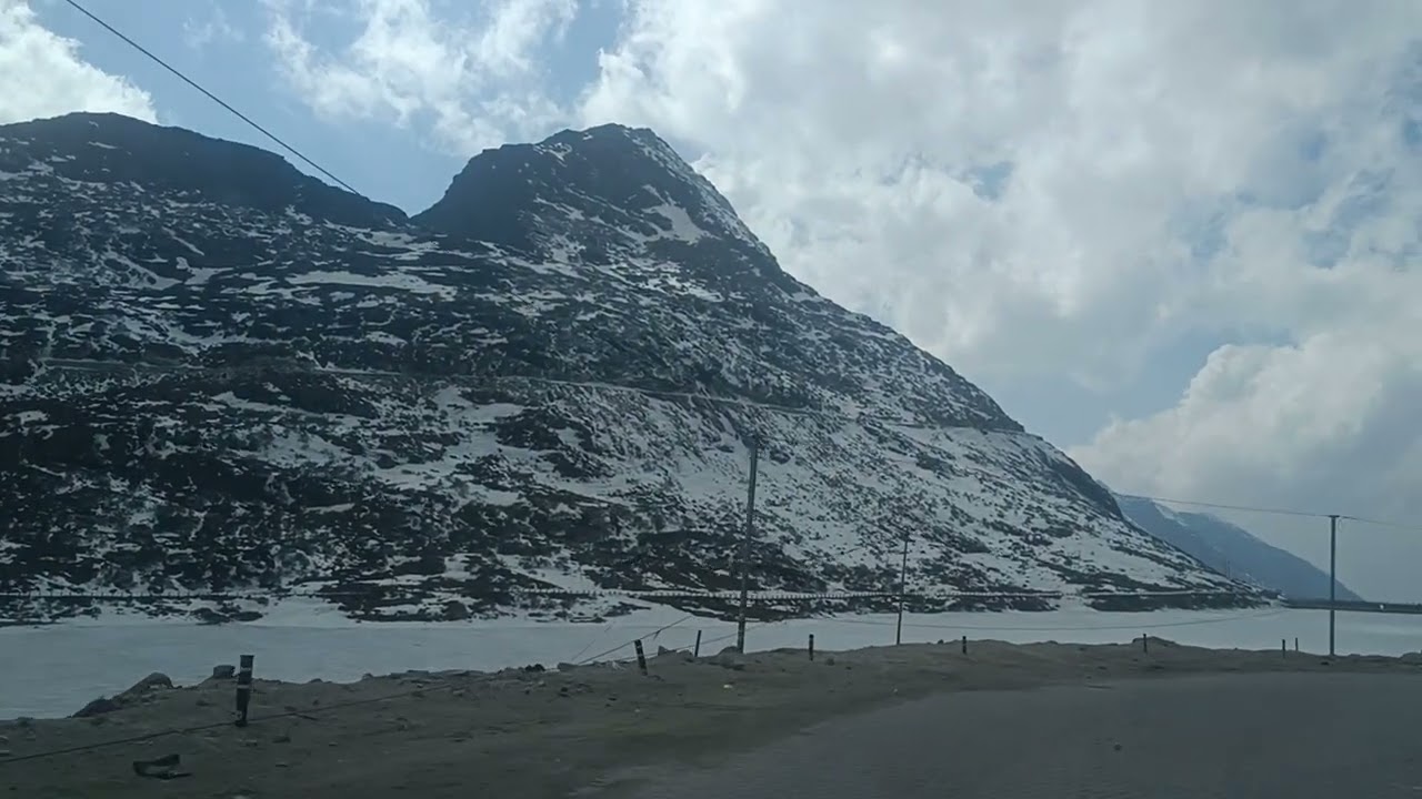 surrounding beauty of sela lack !!