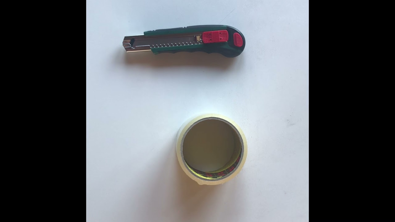 Maske lavet af hjemmelavet papmach&eacute; (melklister)