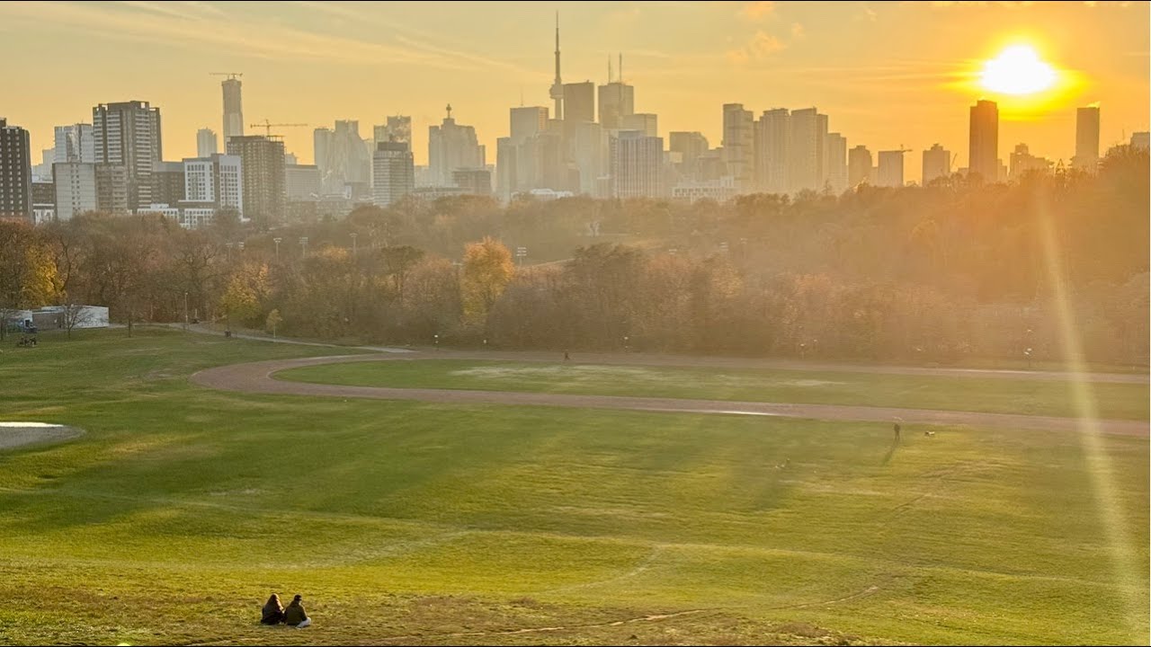 Toronto LIVE. Beautiful Sunset at Riverdale Park.