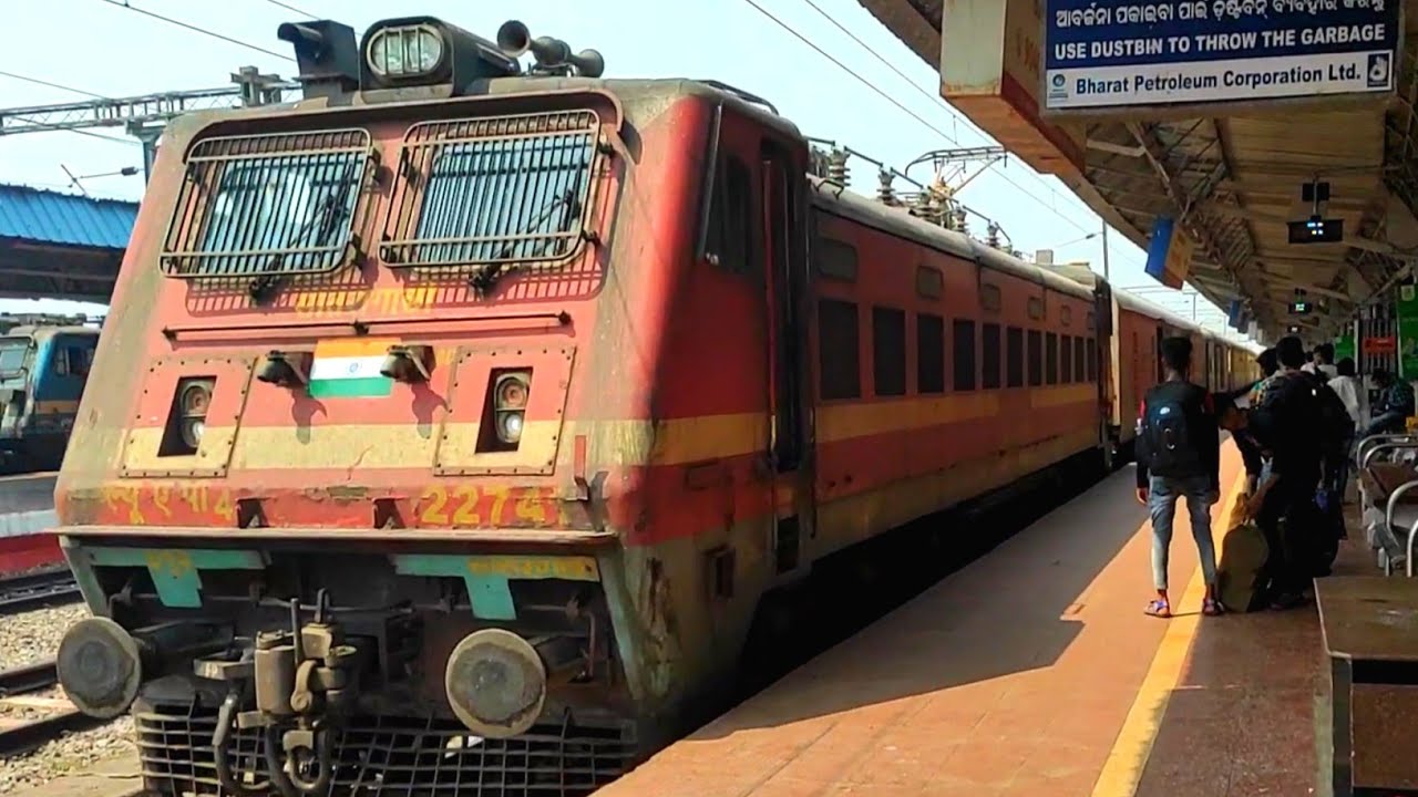 12864 Yesvantpur Howrah SF Express Arriving and departing from Brahmapur
