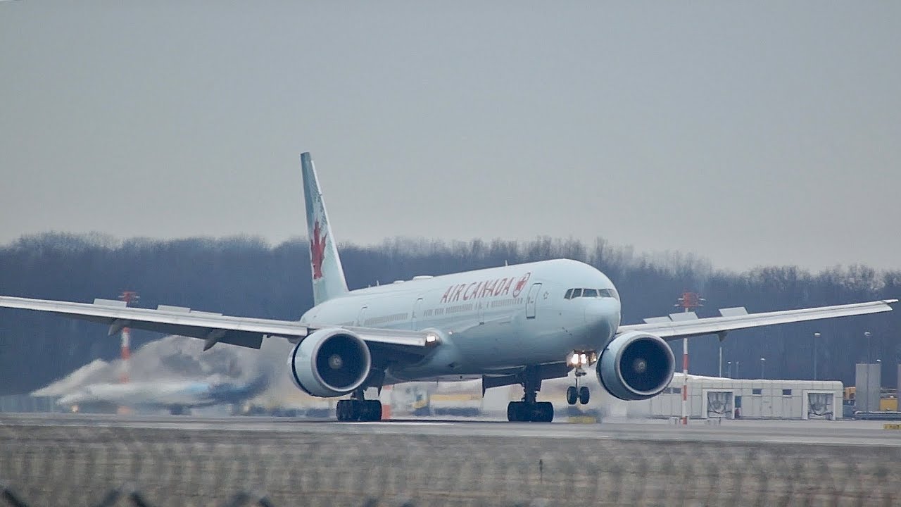 Air Canada Boeing 777-333/ER C-FIVM arrival at Munich Airport