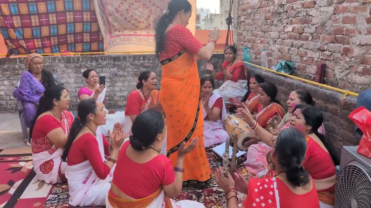 बाली उम्ररीया है मोरी कन्हैया हमसे खेलों ना होली हैप्पी  होली 