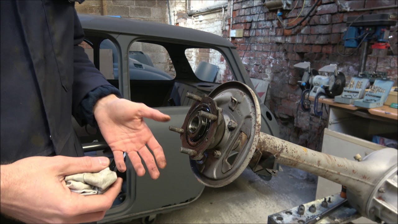 Как заменить полуоси и сальники на Morris Minor
