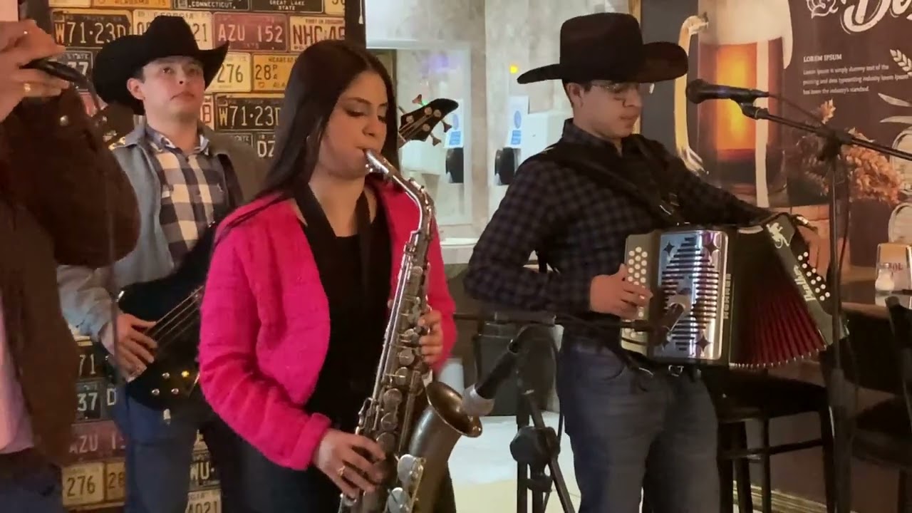 Un cariño como tú- Caty Simpson y sus conquistadores. 🫶🏼💃🏻🎷