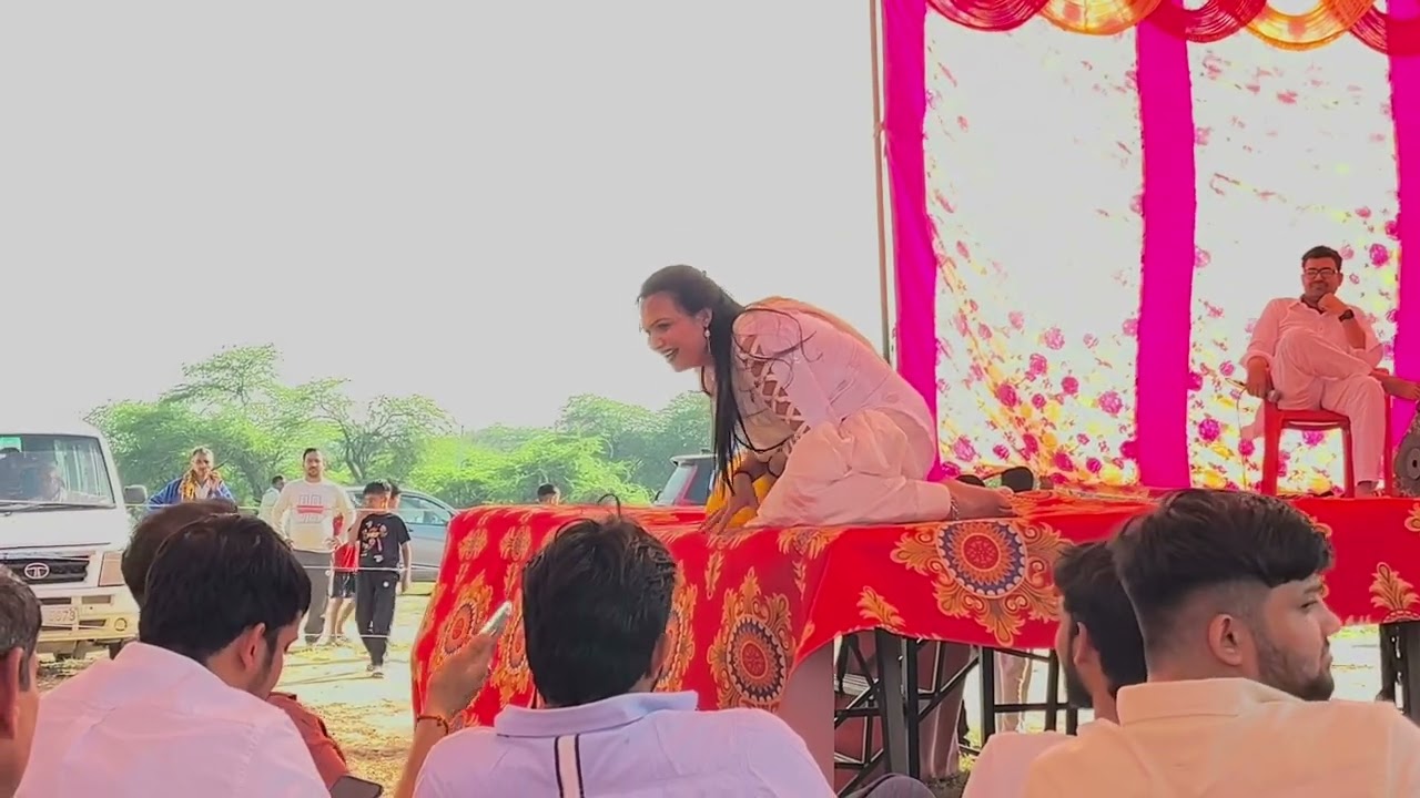 🔴live👌😄👍#POOJA चौधरी #न्यू रोमांटिक dance #मे तेरे मन की मैनa होती 👍😄तू मेरा तोता #dance #2025 👍😄👌#👍