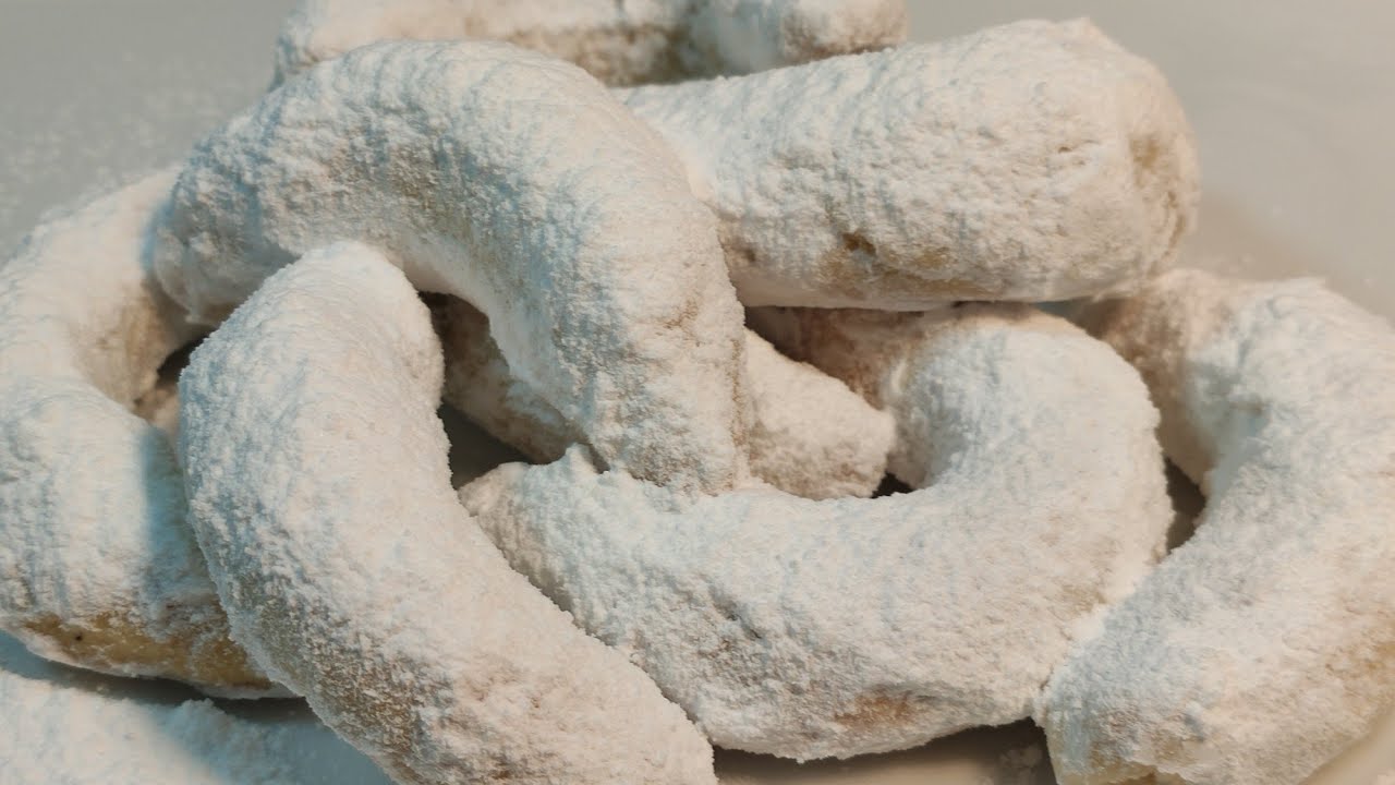 LA RECETTE DE CORNES DE GAZELLES, DATTES , AMANDES -CUISINE MALIYA ڨرن غزال بالغرس  واللوز (تشاراك)