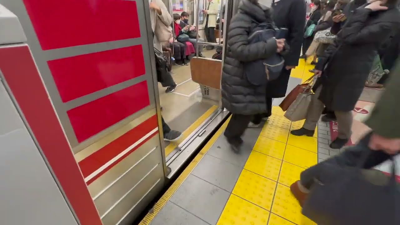 Umeda to Shinsaibashi | Osaka Metro (大阪メトロ) Midosuji Line Train Ride!