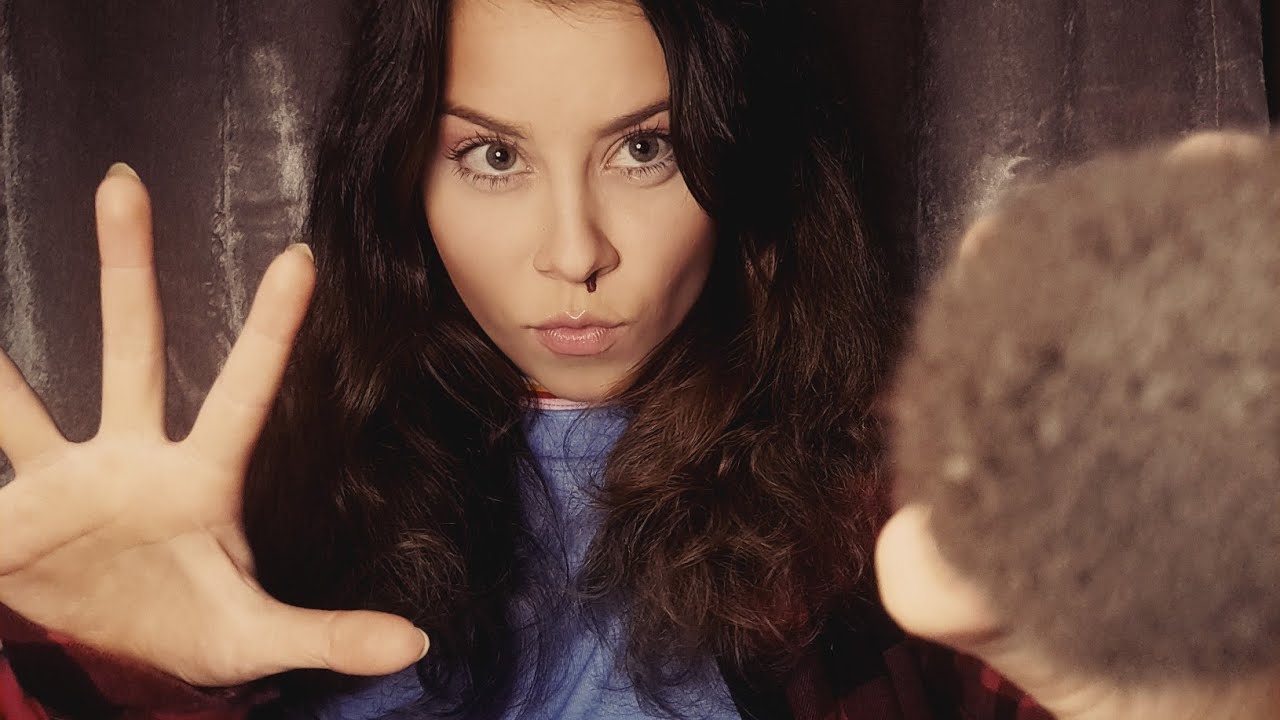 ASMR Stranger Things El does your makeup in the back of class