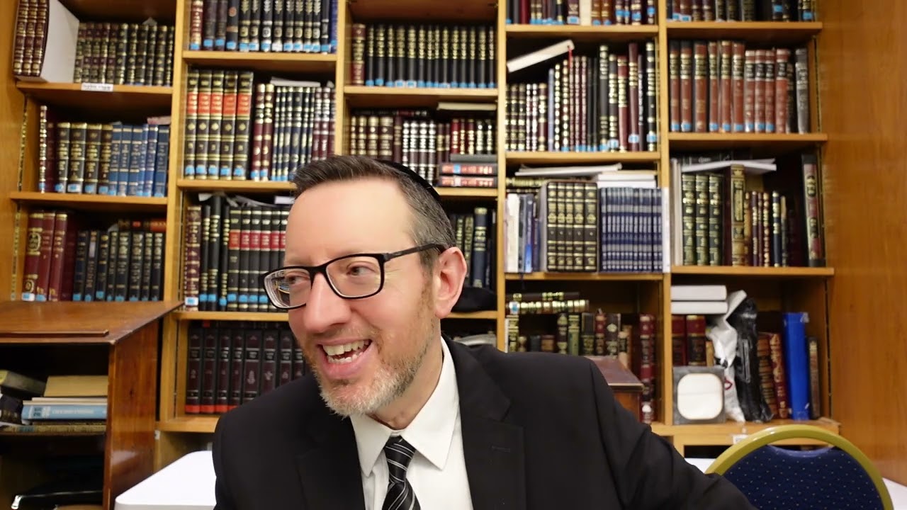 Orach Chaim 365:4-8 Carrying Under the Korah of the Mavoi