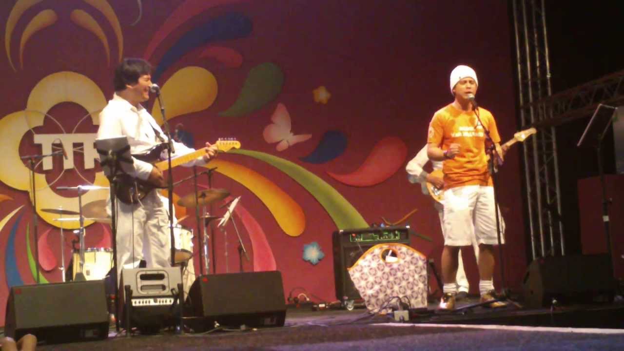 Ricky Risolles - Zij is cantik (Tong Tong Fair 30 mei 2013)