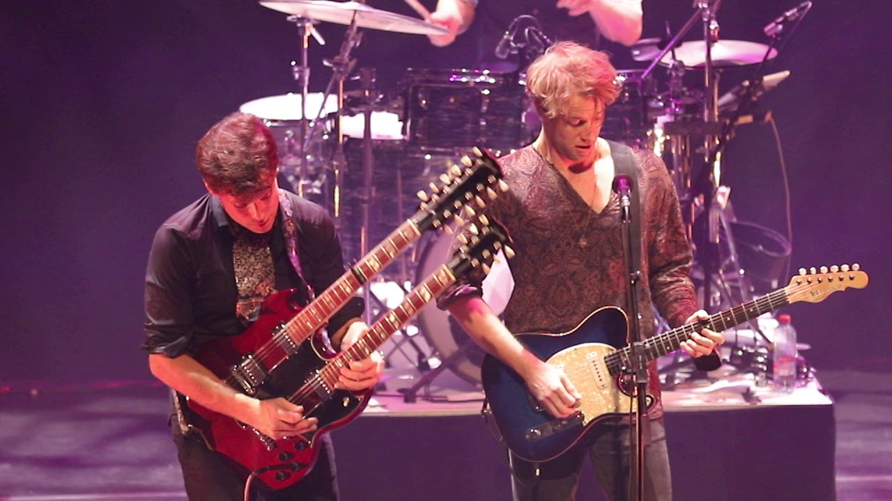 3JS - Gitaarsolo Hotel California - Heroes of Music tour 29-03-2019 Kampen
