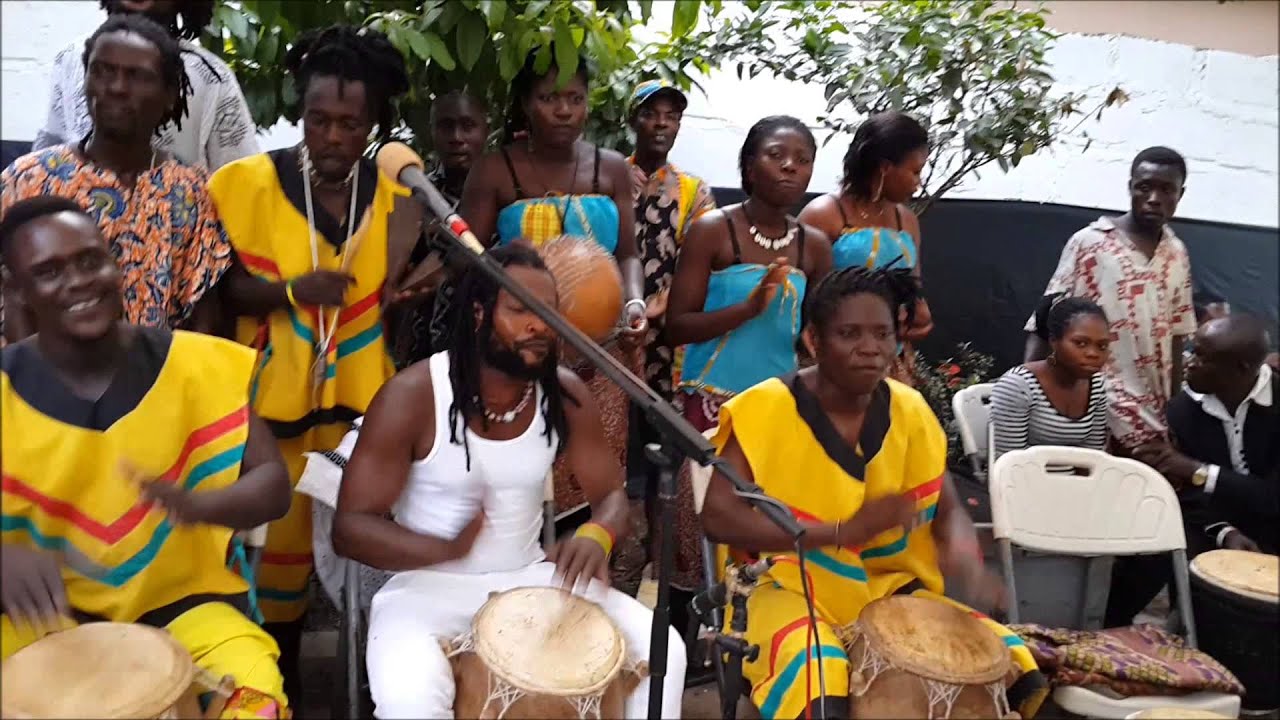 Fume Fume - Drumming & Dancing in Accra, Ghana