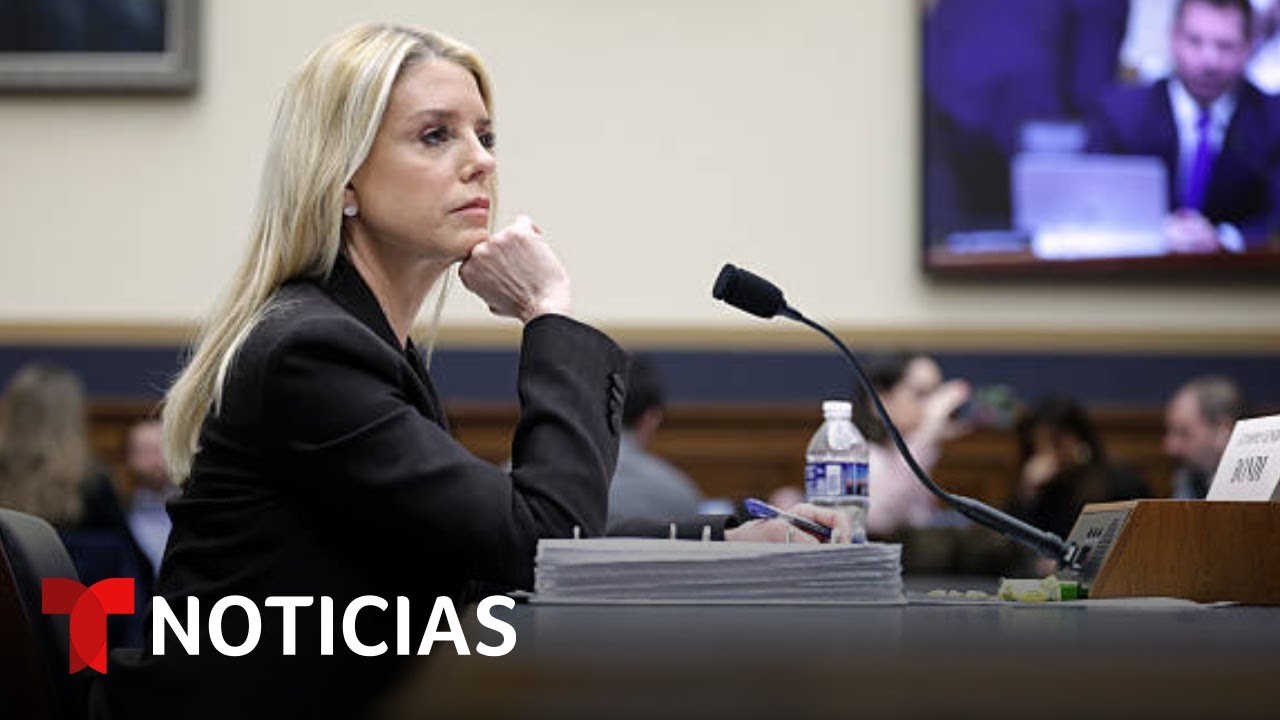 Pam Bondi comparece ante un comité del Congreso