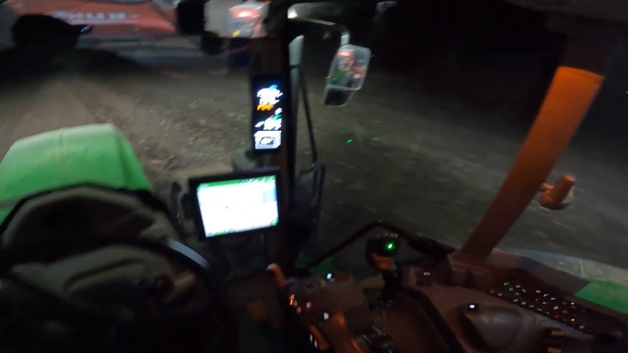 Cab view | John Deere 6195M + Kuhn Espro 4000 / sowing wheat