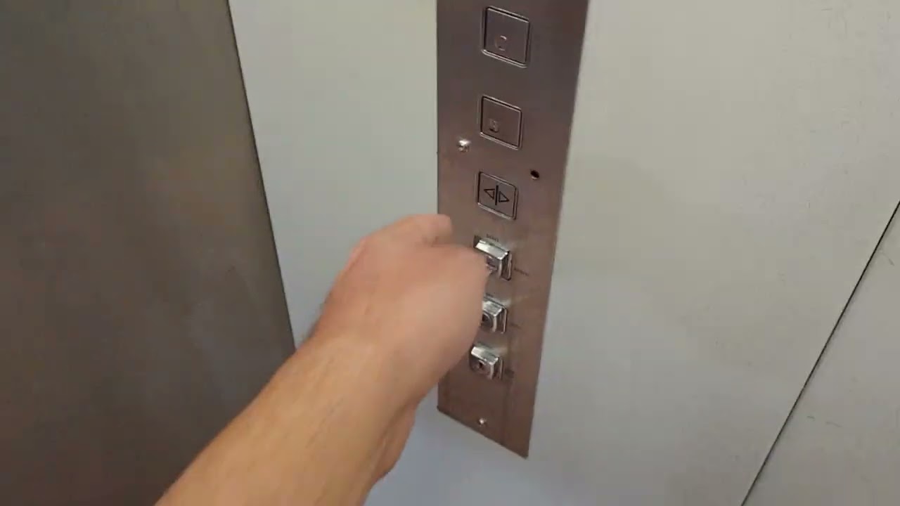 Lift Tour in Enfield