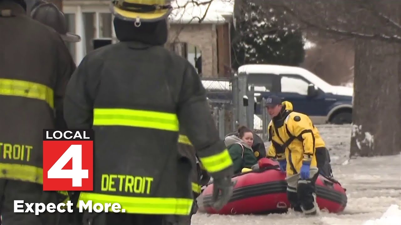 Detroit uses boats, dive teams to reach residents stranded by broken water main
