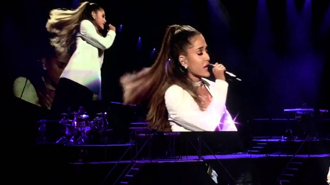 Ariana Grande - Leave Me Lonely (feat. Macy Gray) Live