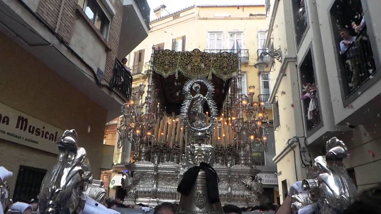 Virgen del Gran Perdón (Prendimiento) en Calle Fajardo gran Petalada - Semana Santa 2015