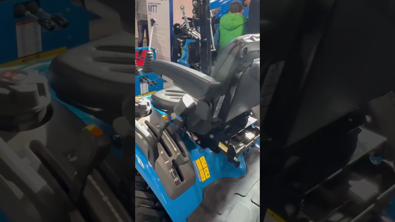 LS MT1.25 traktor homlokrakod&oacute;val, &aacute;rok&aacute;s&oacute;val