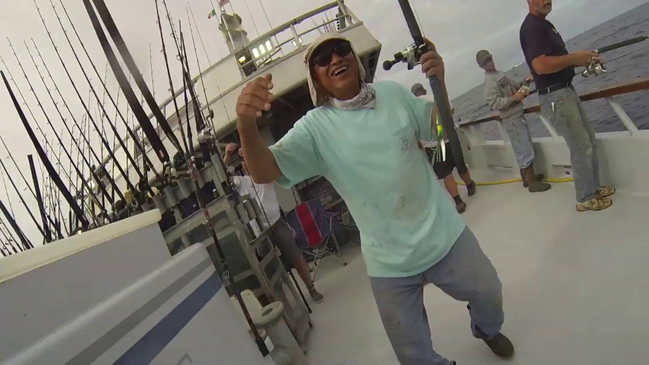 Big Wahoo Smash on Nomad Design DTX - Pink Mackerel 7 times on the troll, Independence Trip#1928