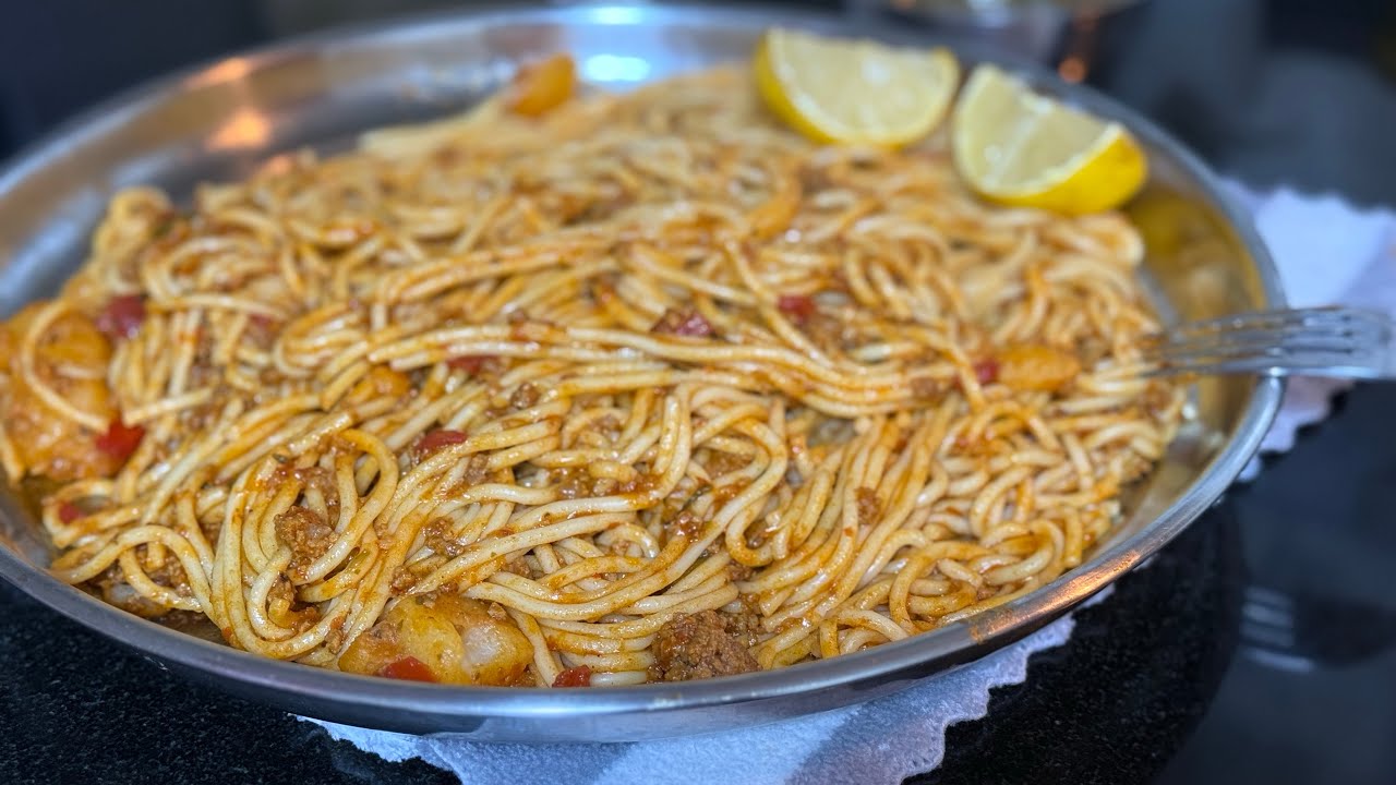 سباغيتي باللحم المفروم على طريقتي لذيذه تنفع لجوع آخر الليل🍜