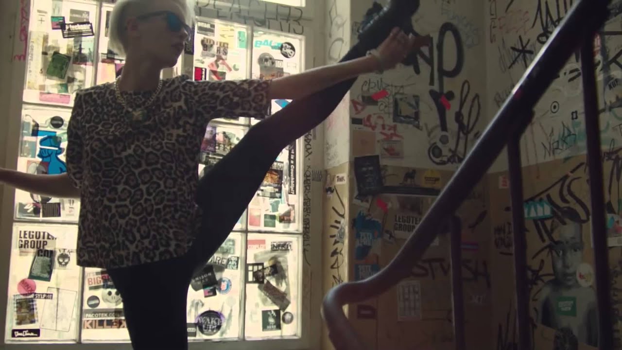 Mercedes Benz Espa&ntilde;a  Nuevo smart forfour 2014 1080p