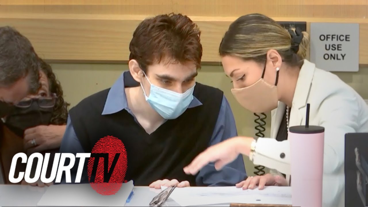 Nikolas Cruz Odd Behavior During Jury Selection