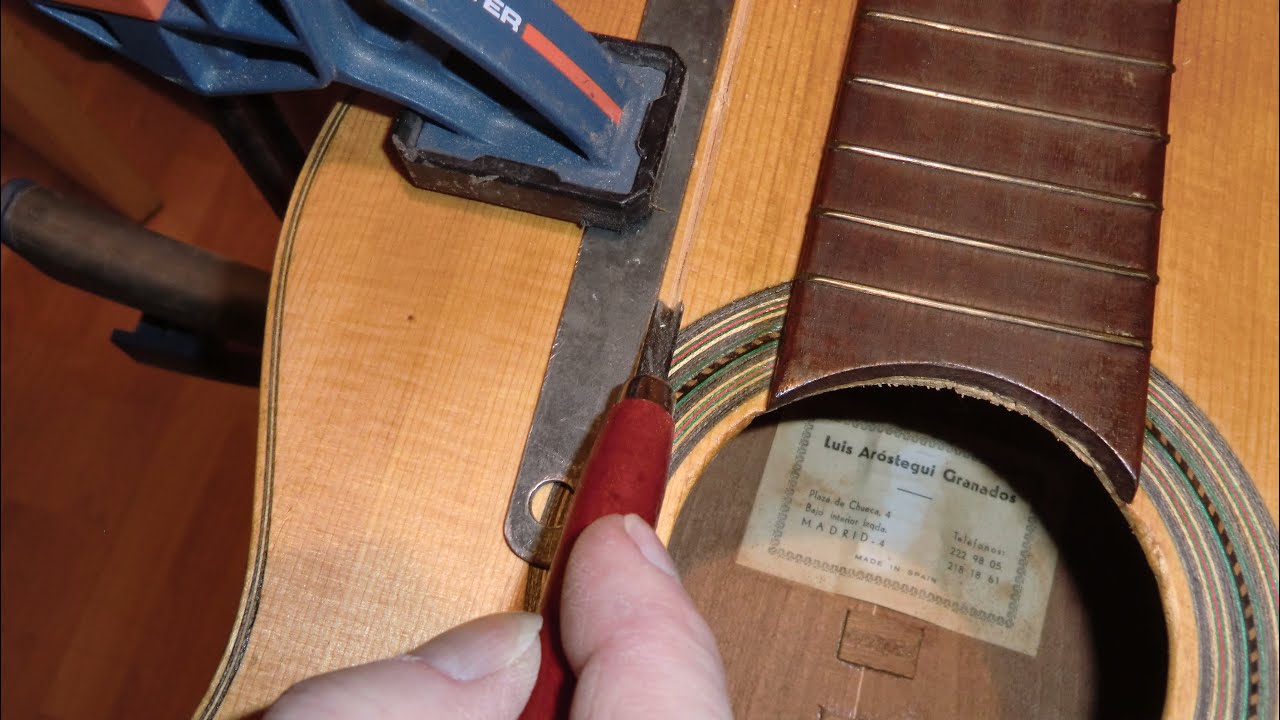 Restauración guitarra clásica con grietas / Classical guitar restoring / Restauration guitare