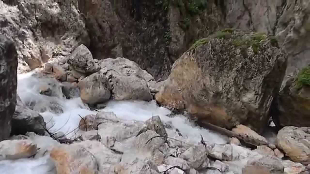 Salita alla Cascata delle Pile