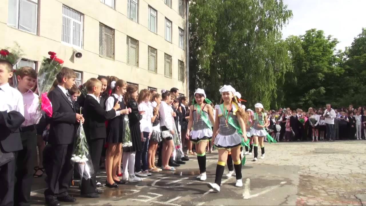В школах Кишинева прозвенел последний звонок
