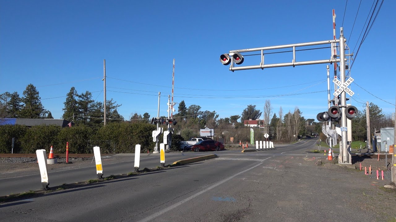 Ely Road North Railroad Crossing Walk Tour, Petaluma CA (Mid Upgrade Rebuild/Old Setup)