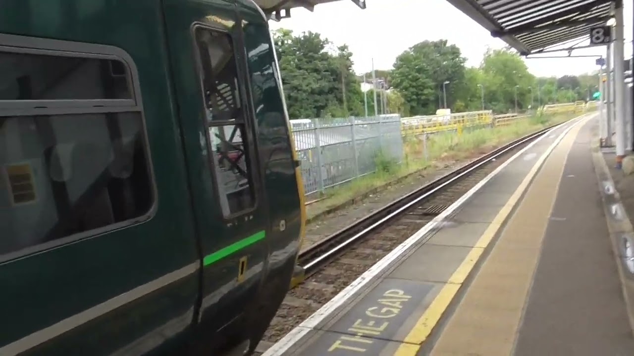 GWR Class 165106 Departure Guildford for Reading