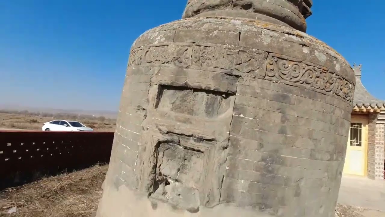 这座被盗掘的古墓埋葬的竟然是一座道士！据说出土了一个纯金材质的碗！#古墓#道教墓塔#古墓被盗#盗墓#道士墓塔 #古迹遗址