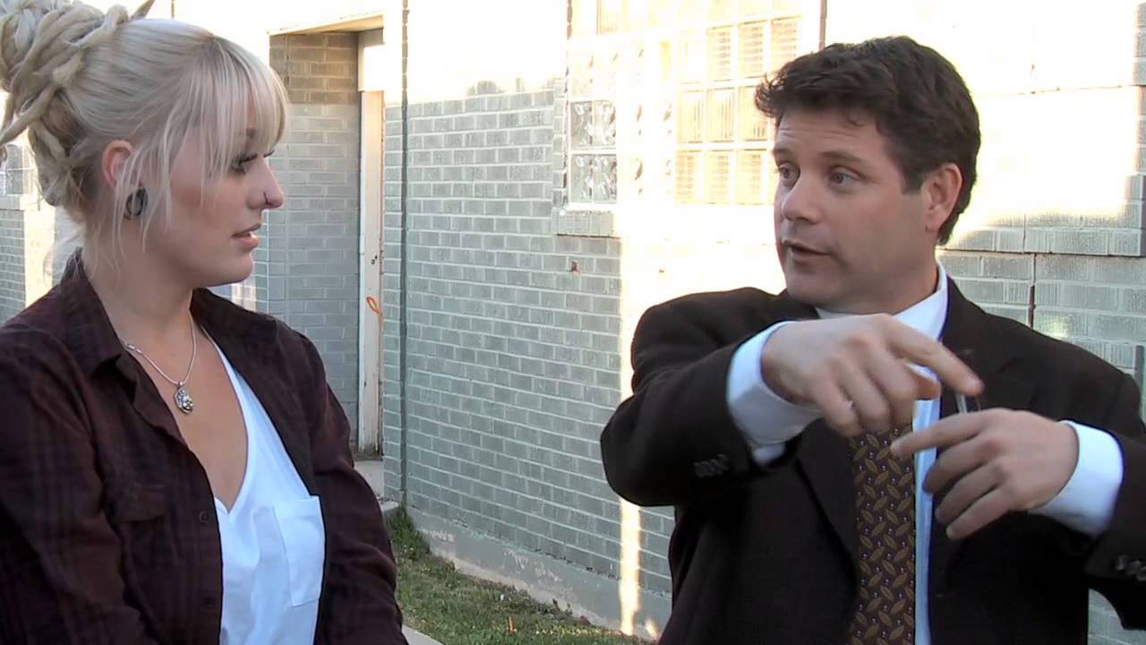Sean Astin tells Mayella Krause 