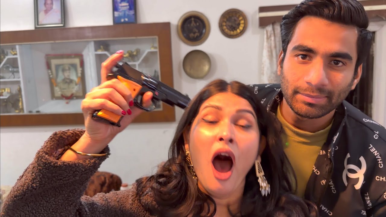 Ye shoot k time bhi masti k mood rehti hai😡😡