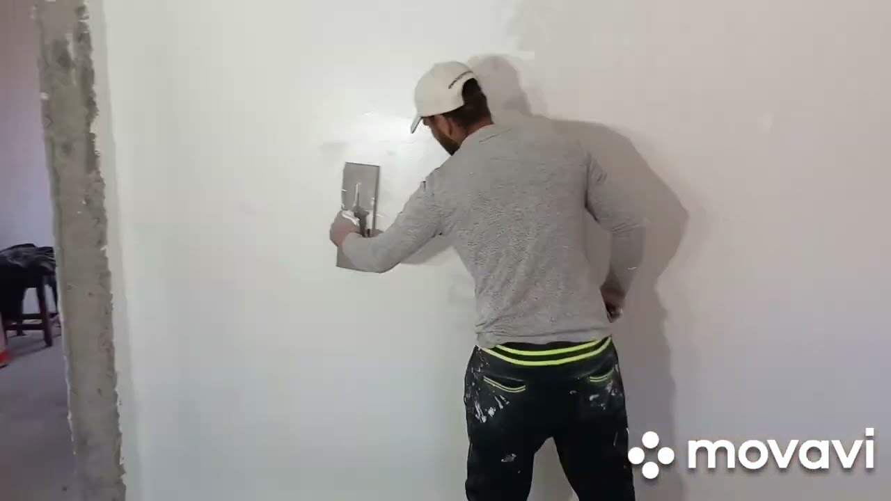 Finisarea pereților cu glet. Smoothing the walls with plaster.