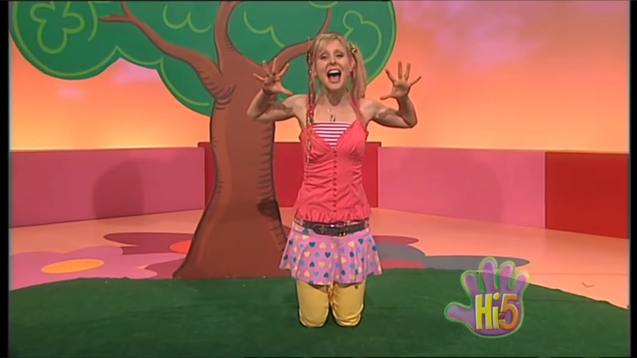 Hi-5 - Charli&rsquo;s Lion Pose