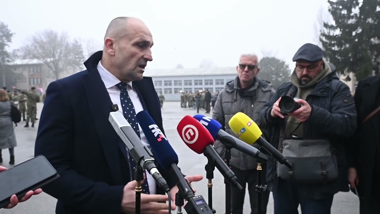 Ministar Anušić sudjelovao u ispraćaju hrvatskih vojnika u Mađarsku