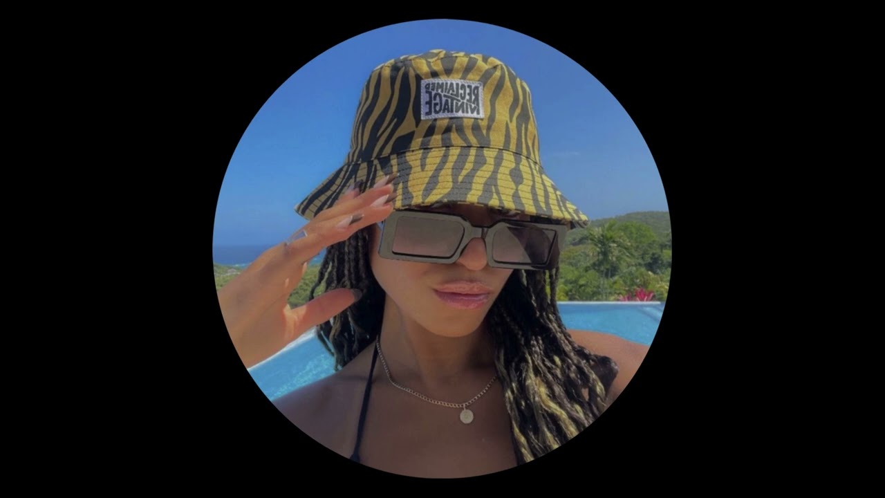 Zara Muzzic - Lift Me Up ♪