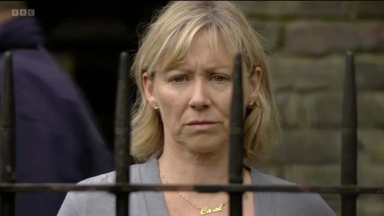 Carol attacks Lauren while Whitney rejects Peter (Eastenders 2010)
