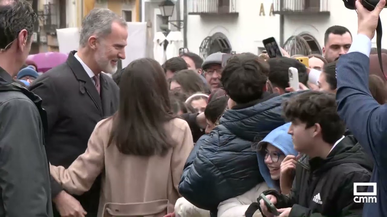 Los Reyes visitan el Ayuntamiento de Cuenca tras la inauguración del nuevo hospital