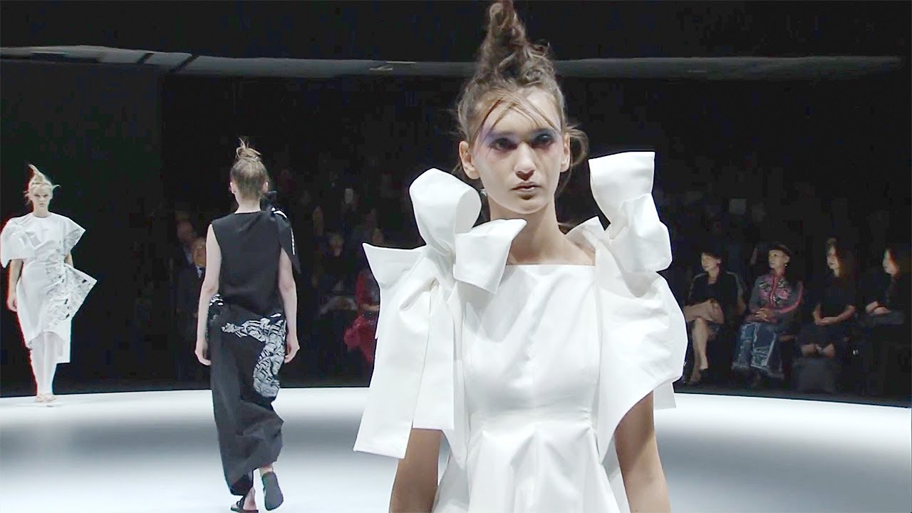 Hiroko Koshino | Spring Summer 2019 Full Fashion Show | Exclusive
