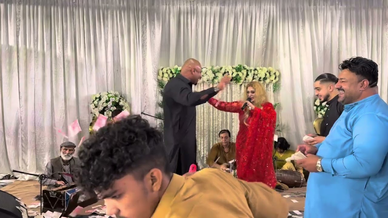DIL DA KIYE HA❤️NASEEBO LAL 😍LIVE PERFORMANCE 