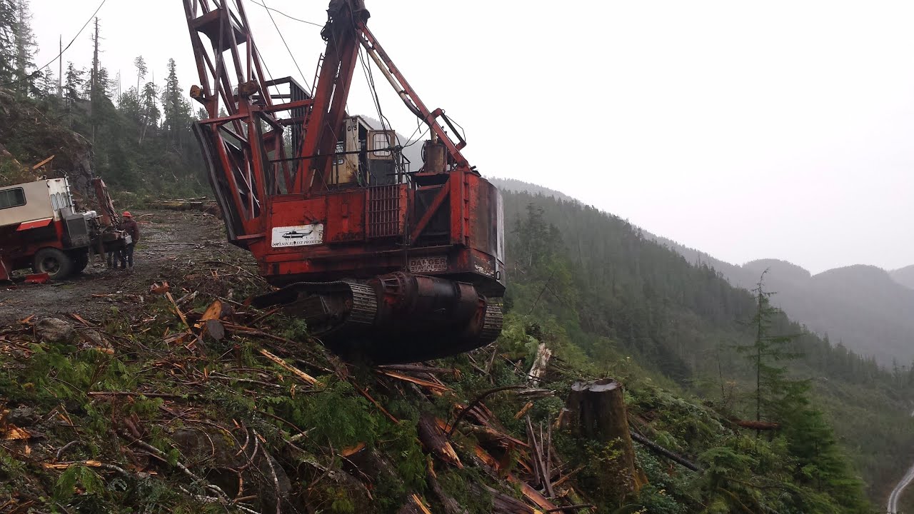 Grapple yarder rolls off road