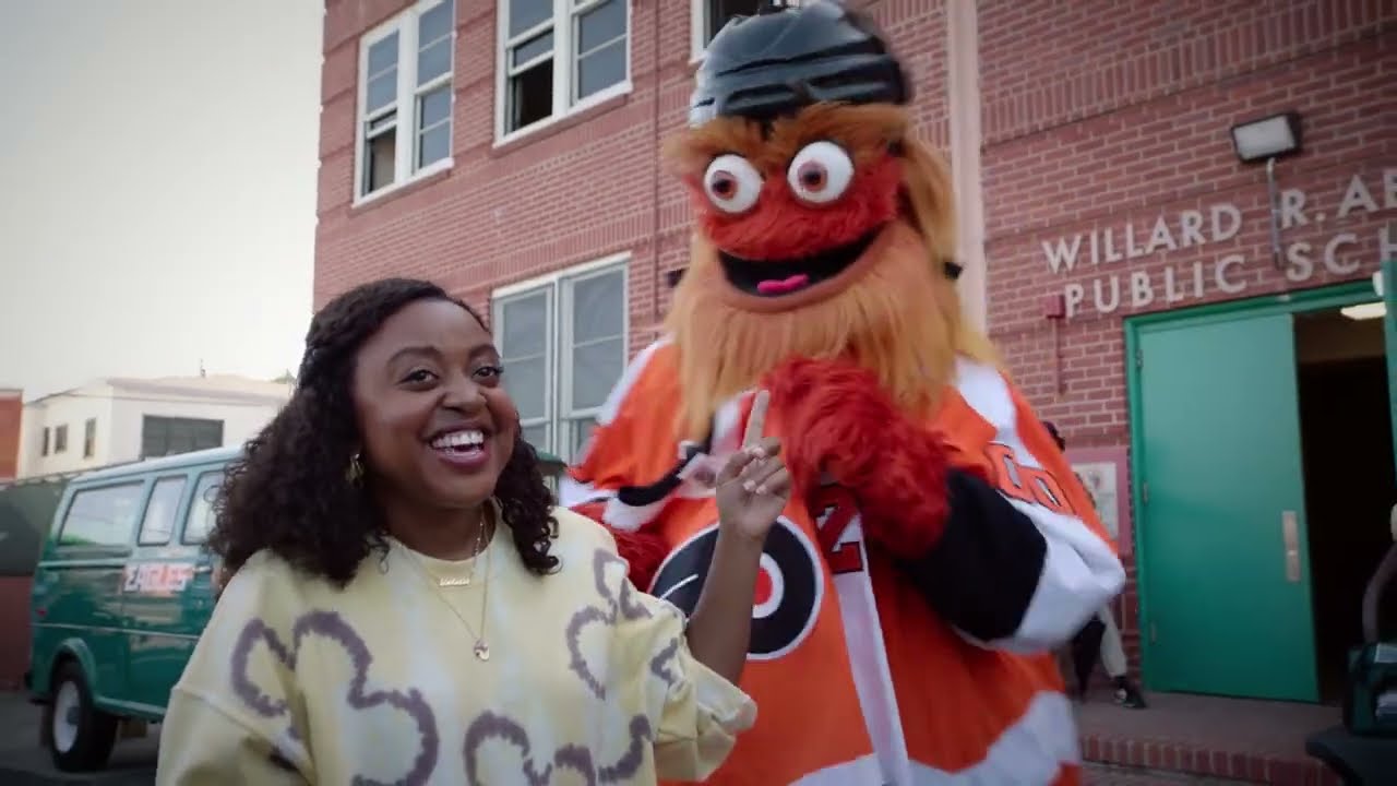Behind the Scenes of Gritty visiting Abbott Elementary