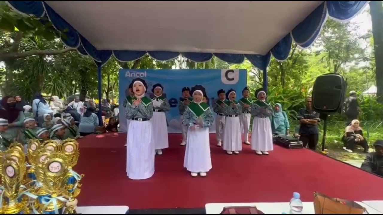 JUARA II LOMBA MENYANYI